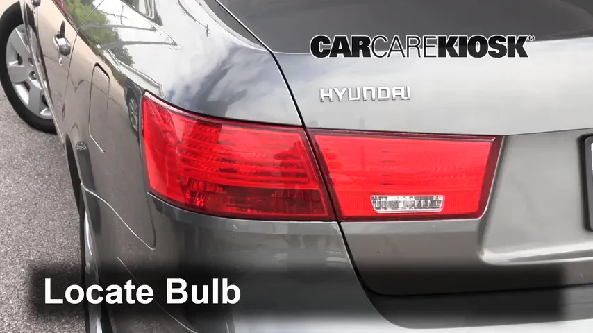2010 Hyundai Sonata GLS 2.4L 4 Cyl. Lights Tail Light (replace bulb)